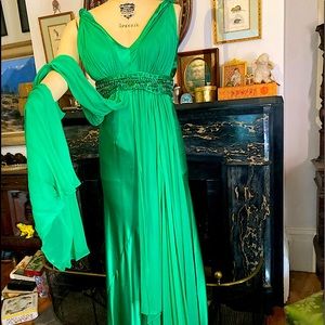 Floor length swirling diva JOVANI gown!